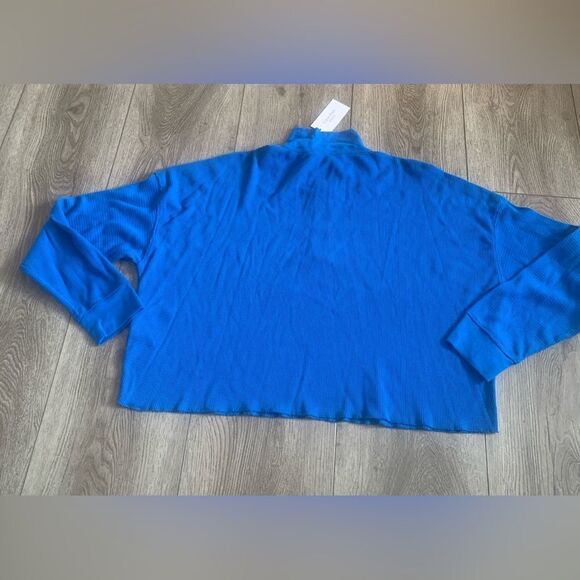 Calvin Klein long sleeve crop top - Picture 2 of 3